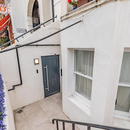 Modern Garden Flat With Private Parking Apartment Londra Exterior foto