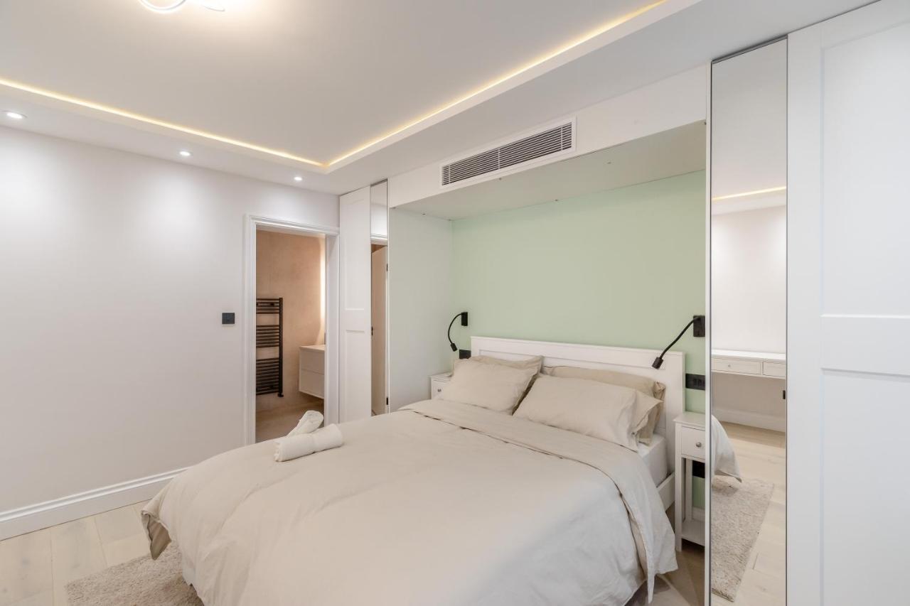 Modern Garden Flat With Private Parking Apartment Londra Exterior foto