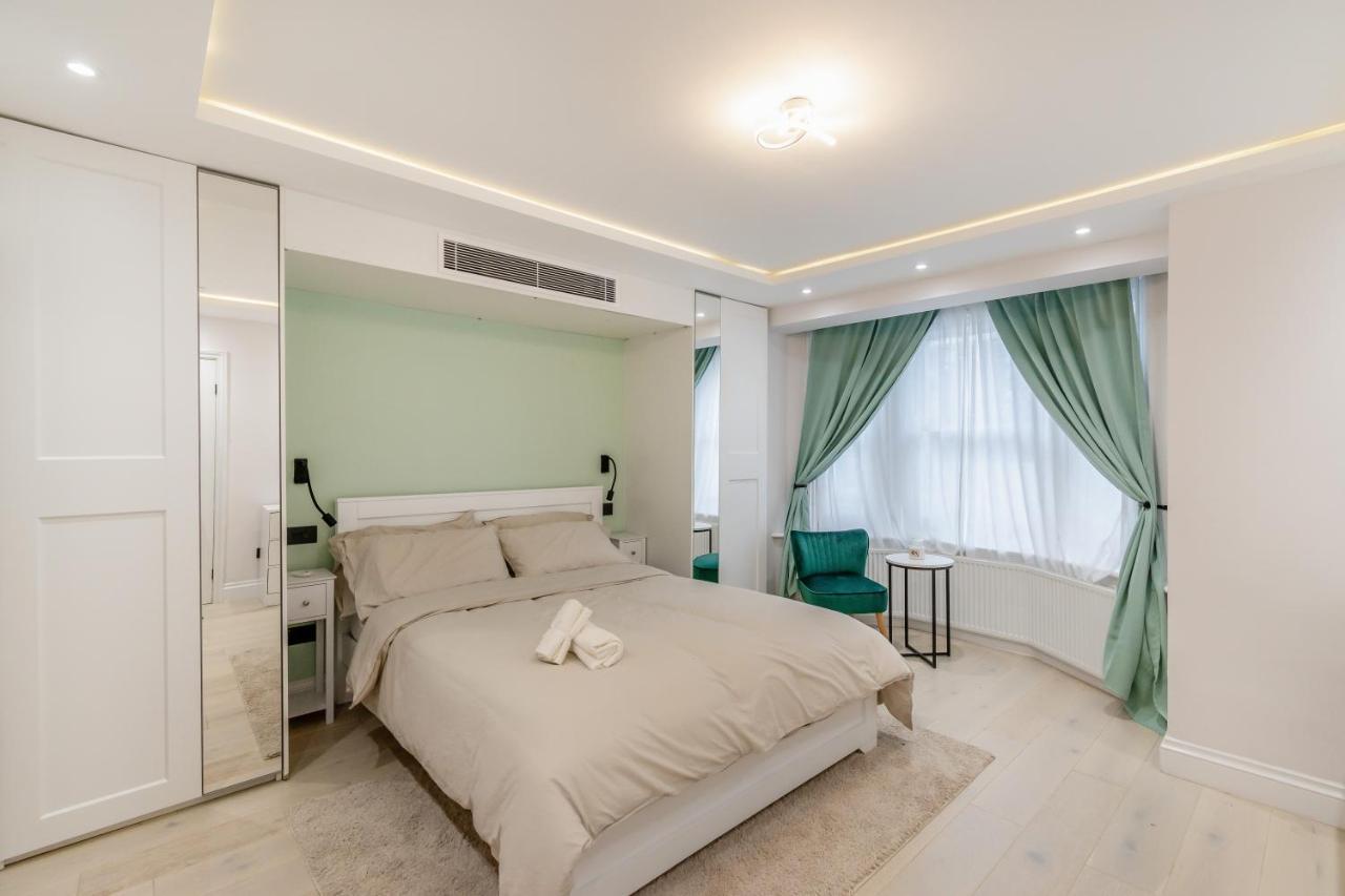 Modern Garden Flat With Private Parking Apartment Londra Exterior foto