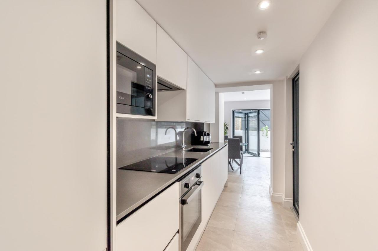 Modern Garden Flat With Private Parking Apartment Londra Exterior foto