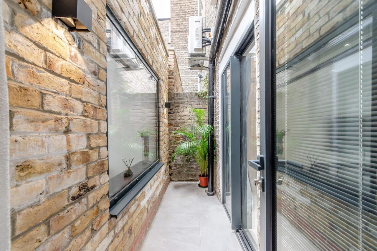 Modern Garden Flat With Private Parking Apartment Londra Exterior foto